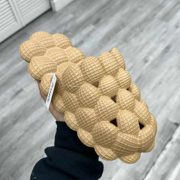 Beige bubble slide - Picture 5 of 5